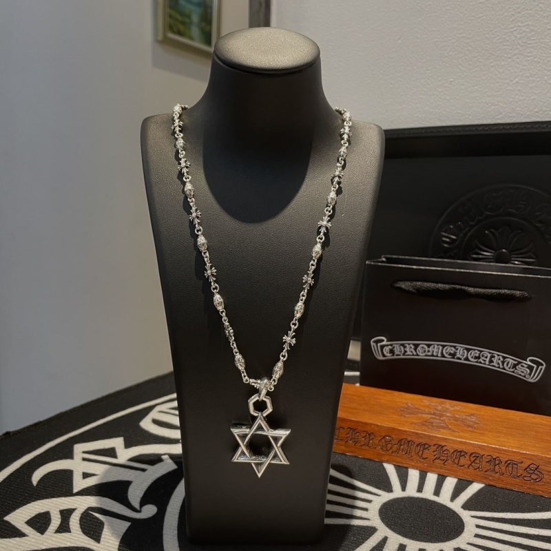 Ch**me He**ts necklaces